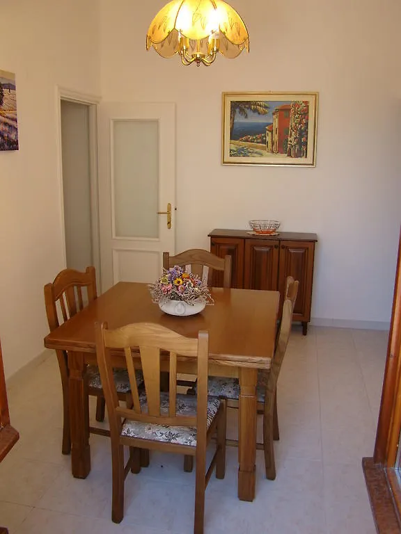 Appartamenti Villa Chiara Imperia 0*,