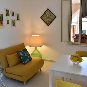 taormina-apartments-casa-di-anna.taorminaitalyhotels.com/